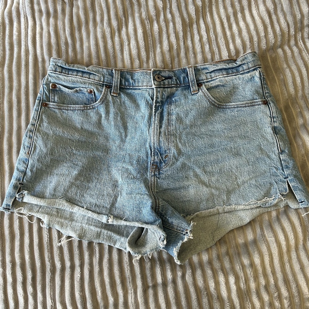Abercrombie & Fitch | The Mom Shorts - High Rise | size 31/12